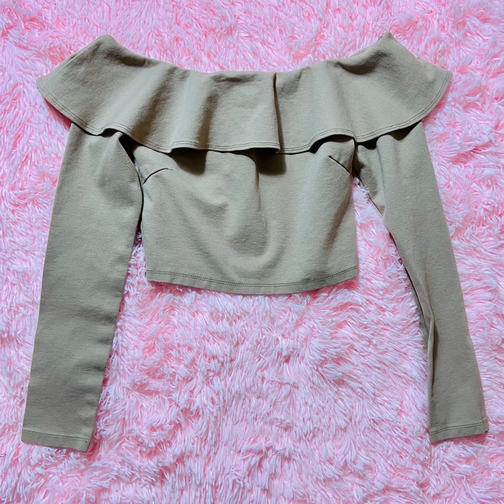 Off Shoulder Crop blouse